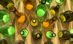 bottiglie di vetro colorato