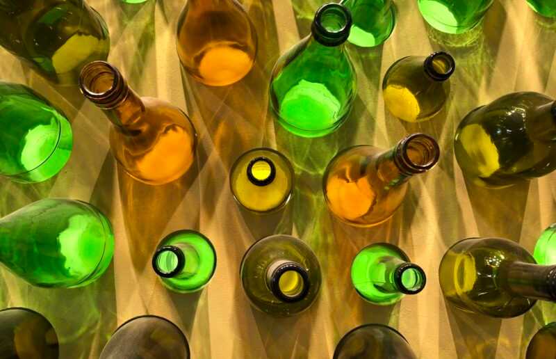 bottiglie di vetro colorato