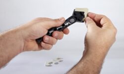 attrezzo per lisciare il silicone