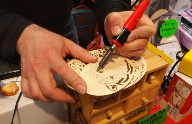 pirografare su legno