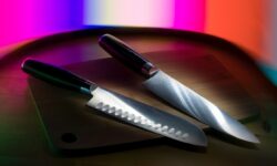 coltelli sul tagliere