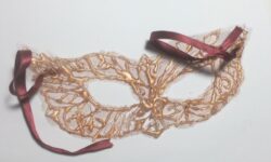 maschera di carnevale in pizzo