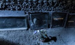 cimitero delle fontanelle a Napoli