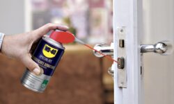 lubrificare la serratura