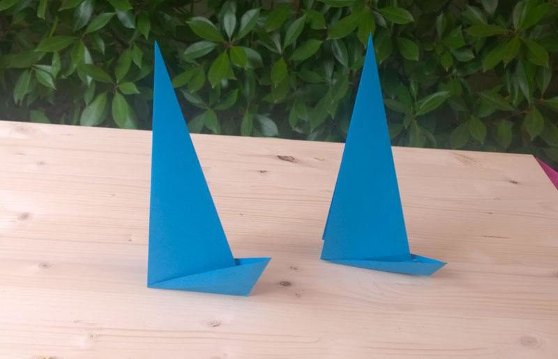 origami di due barche a vela