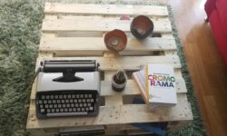 tavolino fatto con i pallet