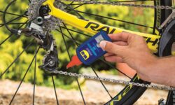 lubrificare la catena della bici
