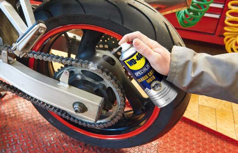 grasso spray per la catena della moto