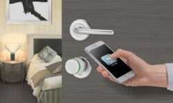 aprire la porta con lo smartphone