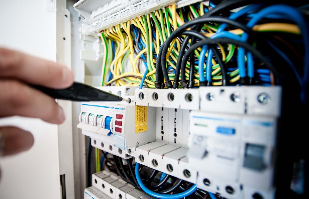 riparare impianto elettrico