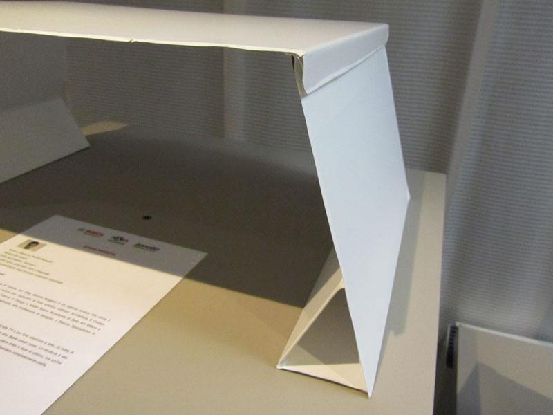 Tavolino +- di Michele Muggiani