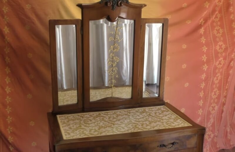 Restauro Mobile Toeletta