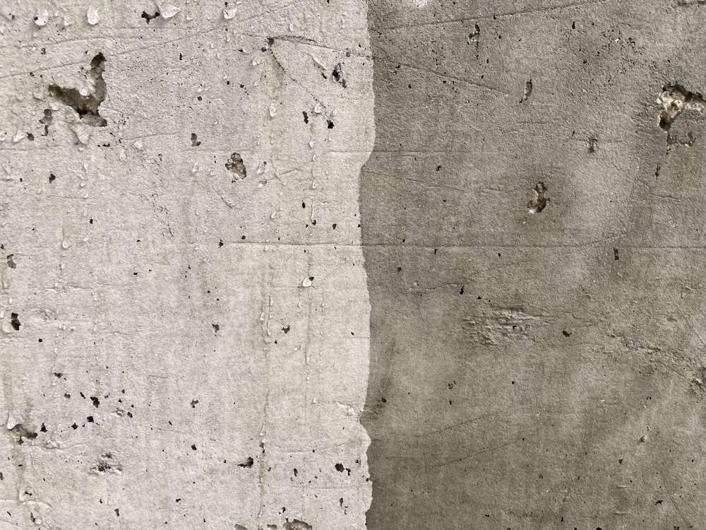 Cemento trattato (a destra) e non trattato (a sinistra) con Concrete Hydro