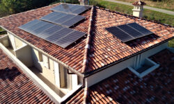 pannelli fotovoltaici sul tetto con Leroy Otovo