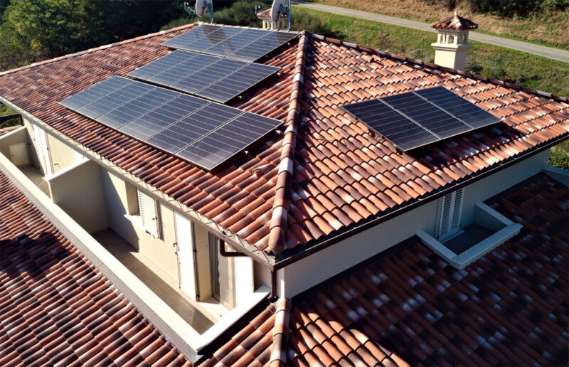 pannelli fotovoltaici sul tetto con Leroy Otovo