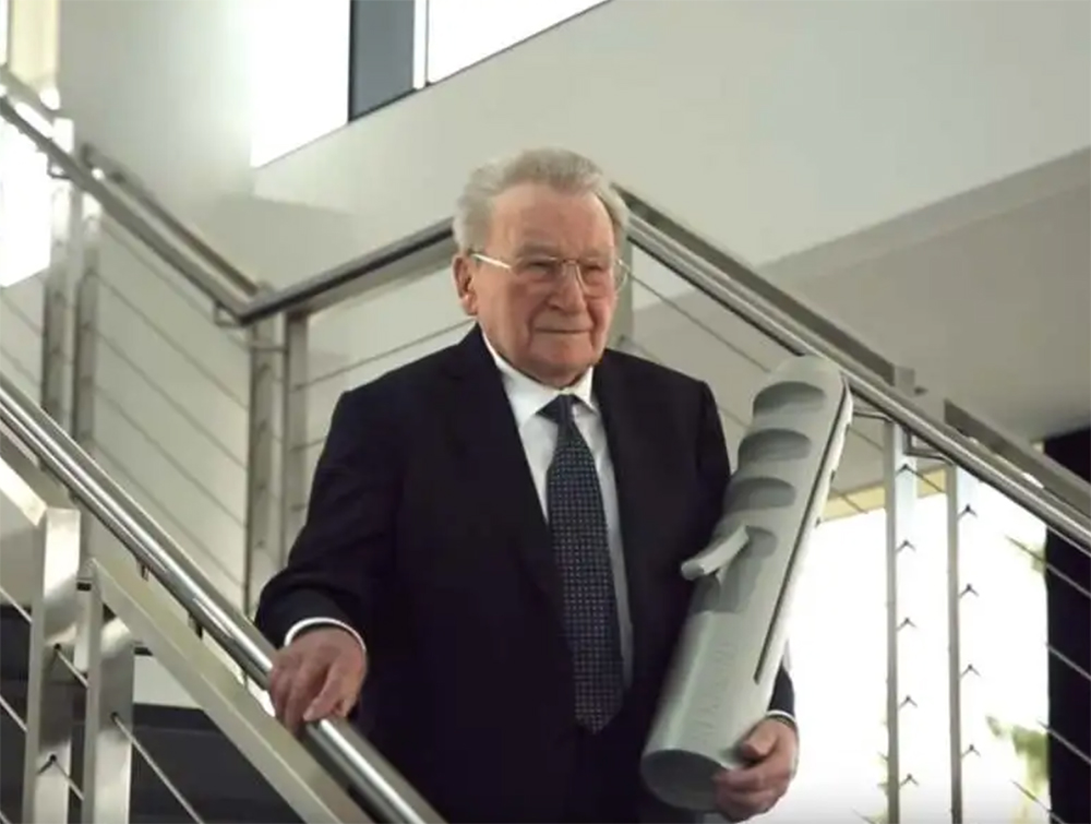 Arthur Fischer, fondatore nel 1948 della fischer