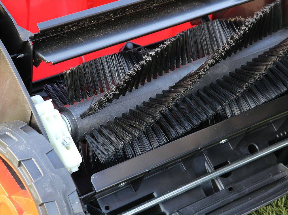 Valex Twister 1800 - La spazzola per prati sintetici