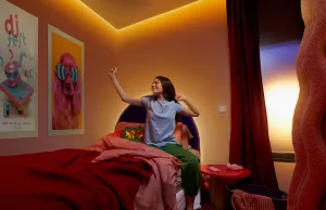 stanza illuminata con lampadine LED