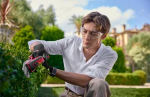 George Russel fa giardinaggio con Einhell