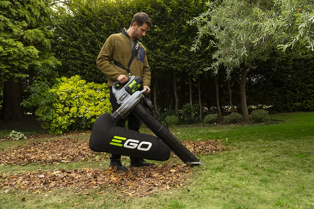 Aspiratore - Soffiatore - Trituratore. 3 in 1 di EGO