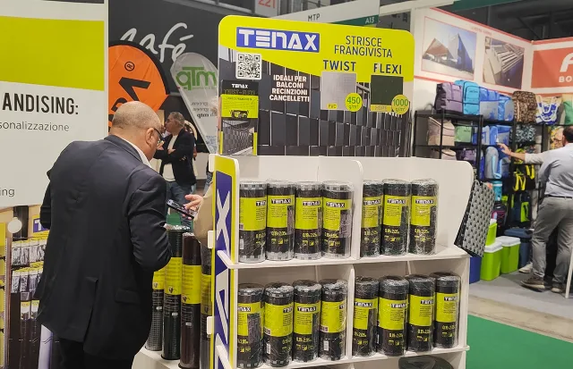 Espositore Tenax di strisce frangivista