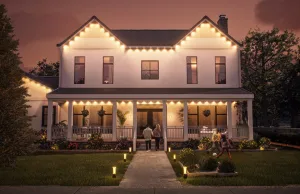 casa con luminarie natalizie